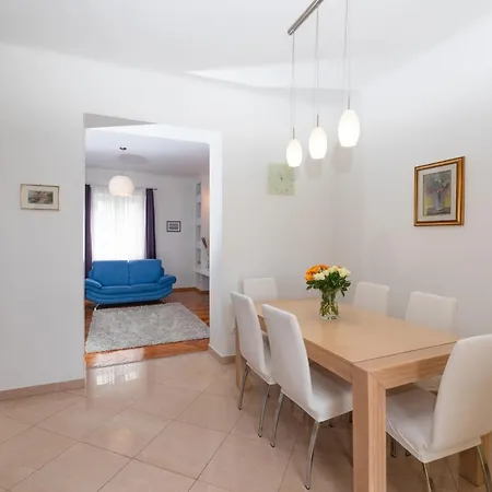 Spacious In The Center-aspalathos