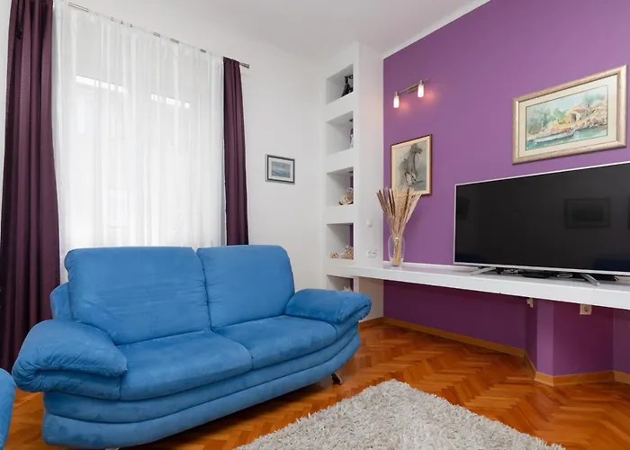 Spacious In The Center-aspalathos